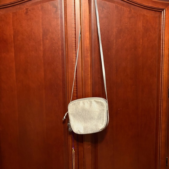 Cache Made in Italy Silver Metallic Leather Crossbody Bag Purse - Picture 10 of 11